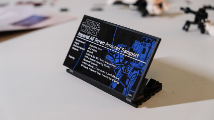 Die Infoplakette mit Aufkleber (Bild: Oliver Nickel/Golem.de)